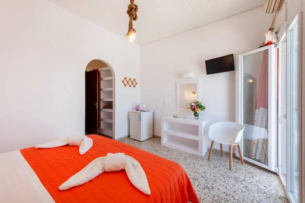 Twin Room with Balcony and Sea View